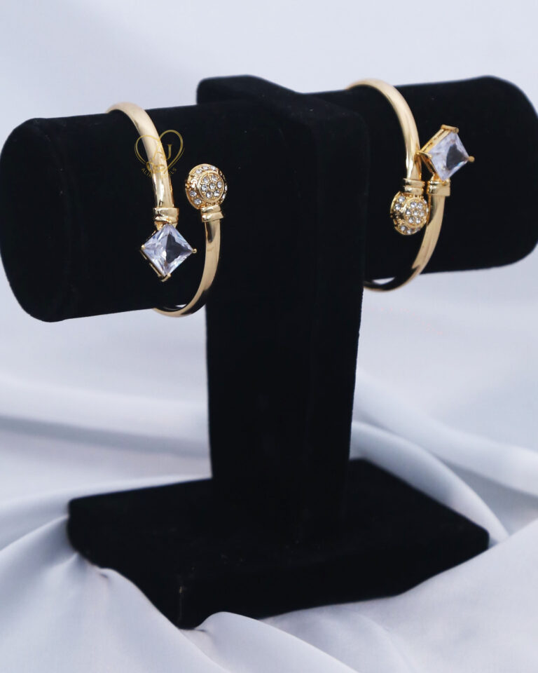 Dual zircon open bangle bracelet for women Luxury zircon gold open bracelet adjustable fit Square cut zircon and round cluster bracelet design