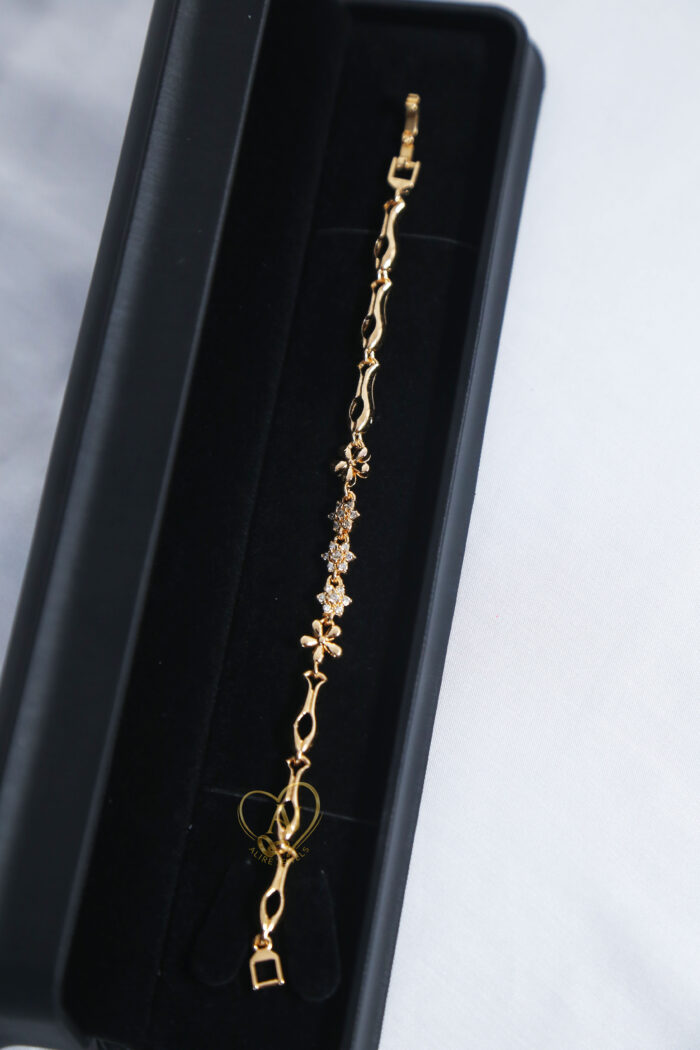 Gold-Plated Cutout Link Zircon Bracelet - Image 4