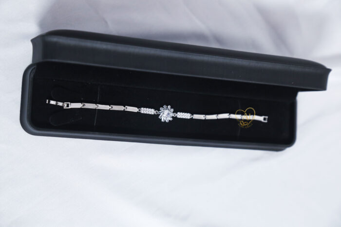 Starburst Zircon Bracelet – Radiance on Your Wrist - Image 3