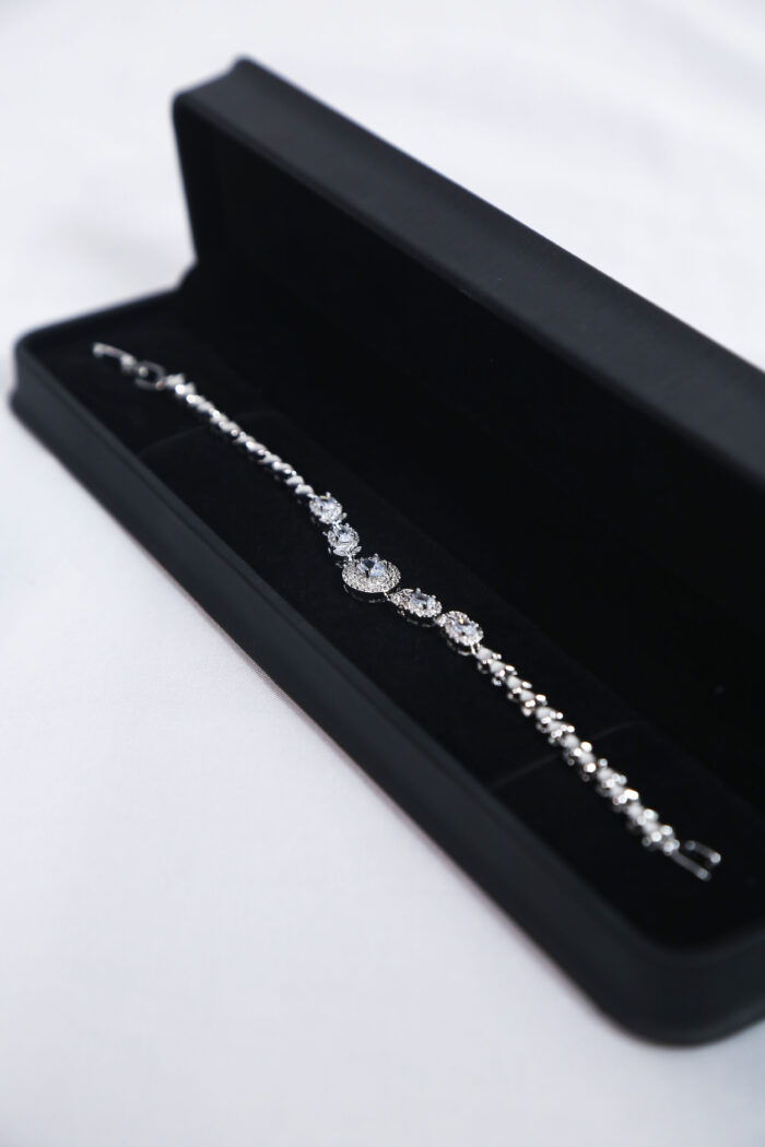 Royal Oval Zircon Bracelet – Elegance on Your Wrist - Image 2
