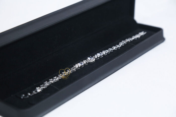 Round Halo Zircon Bracelet – A Classic Statement Piece - Image 2