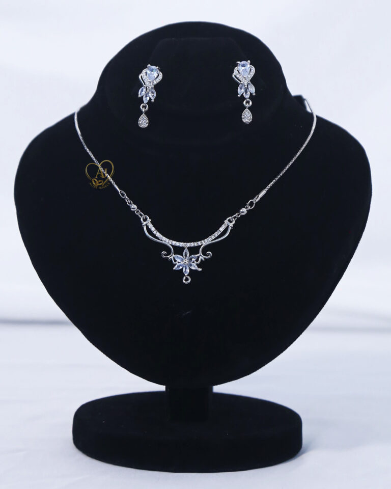 Crystal Bloom Zircon Pendant & Earrings Set – Floral Jewelry Flower-inspired zircon necklace and earrings set Gold plated zircon bloom jewelry set with anti-tarnish warranty