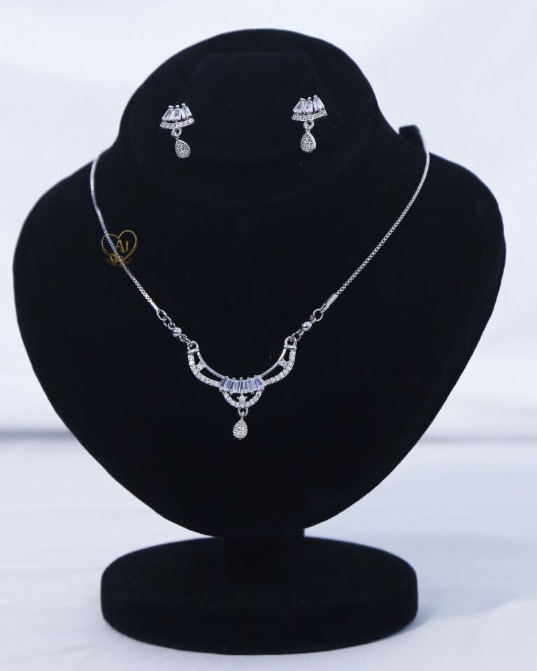 Crystal Fan Zircon Necklace and Earrings Set – Luxury Jewelry Baguette cut zircon necklace with matching earrings Gold plated zircon fan jewelry set with anti-tarnish warranty