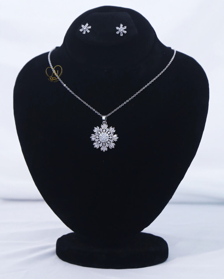 Snowflake Zircon Pendant & Earrings Set – Luxury Jewelry Snow crystal zircon necklace and earrings set Gold plated zircon snowflake jewelry with anti-tarnish warranty
