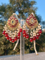 Regal Teardrop Kundan Earrings – 24K Gold Plated with Pearls Luxury kundan earrings with teardrop design and cluster pearls Traditional bridal kundan earrings with anti-tarnish guarantee