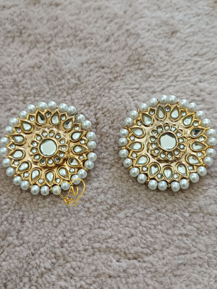 Grandeur Kundan Stud Earrings – 24K Gold Plated with Pearl Border - Image 2